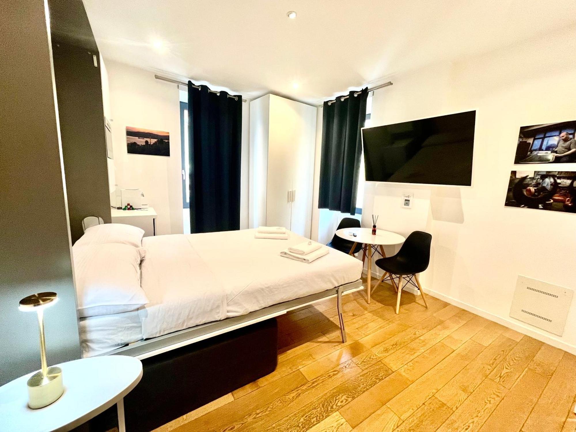 Royal Apartment *