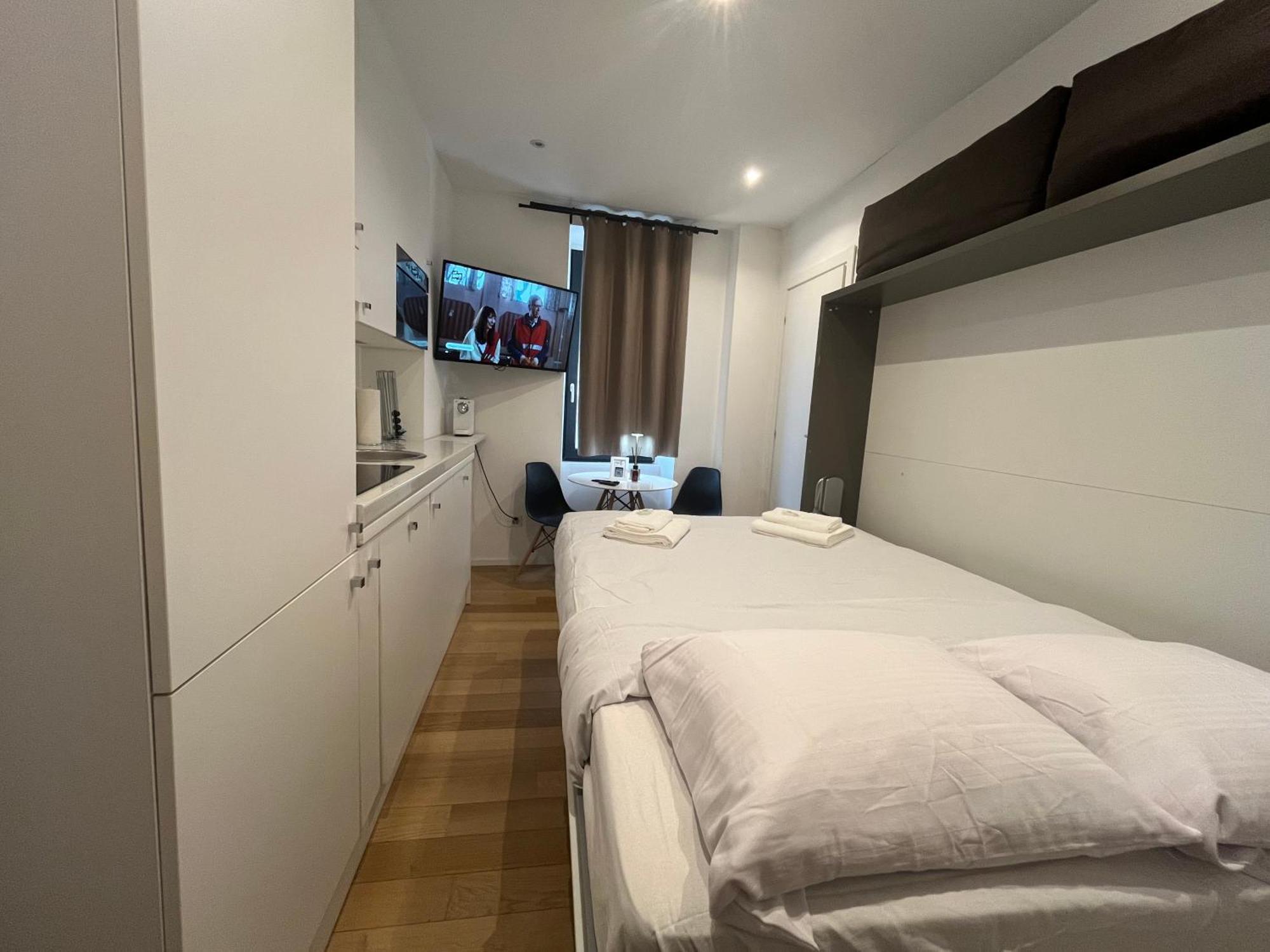 Royal Apartment *